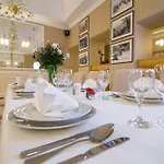 Bristol Palace Ξενοδοχείο 4*