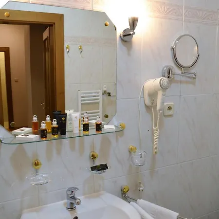 布里斯托宫酒店