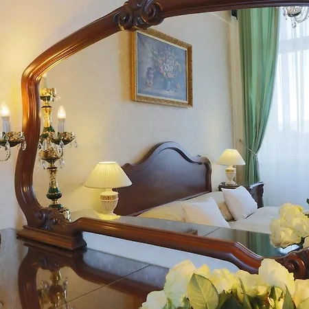 布里斯托宫酒店 酒店