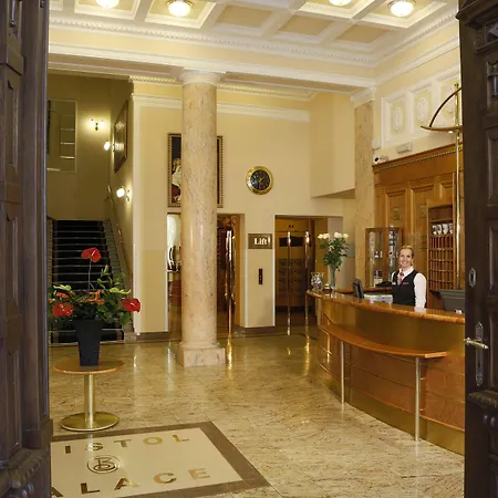 Отель Bristol 4*