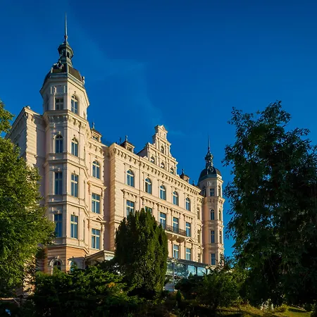 布里斯托宫酒店 酒店 卡罗维发利