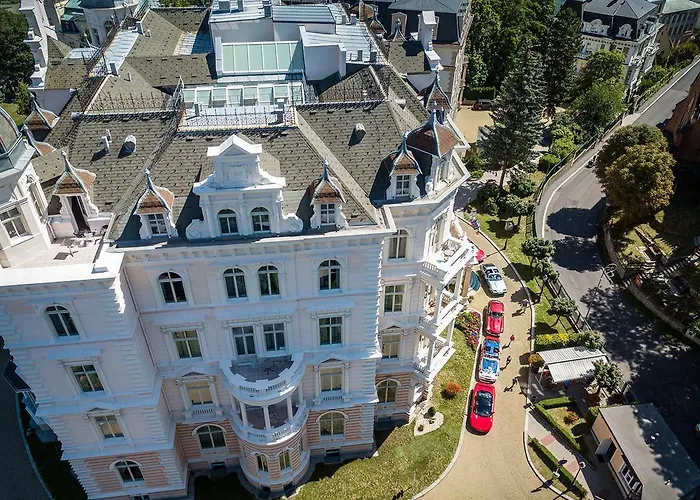 Bristol Отель